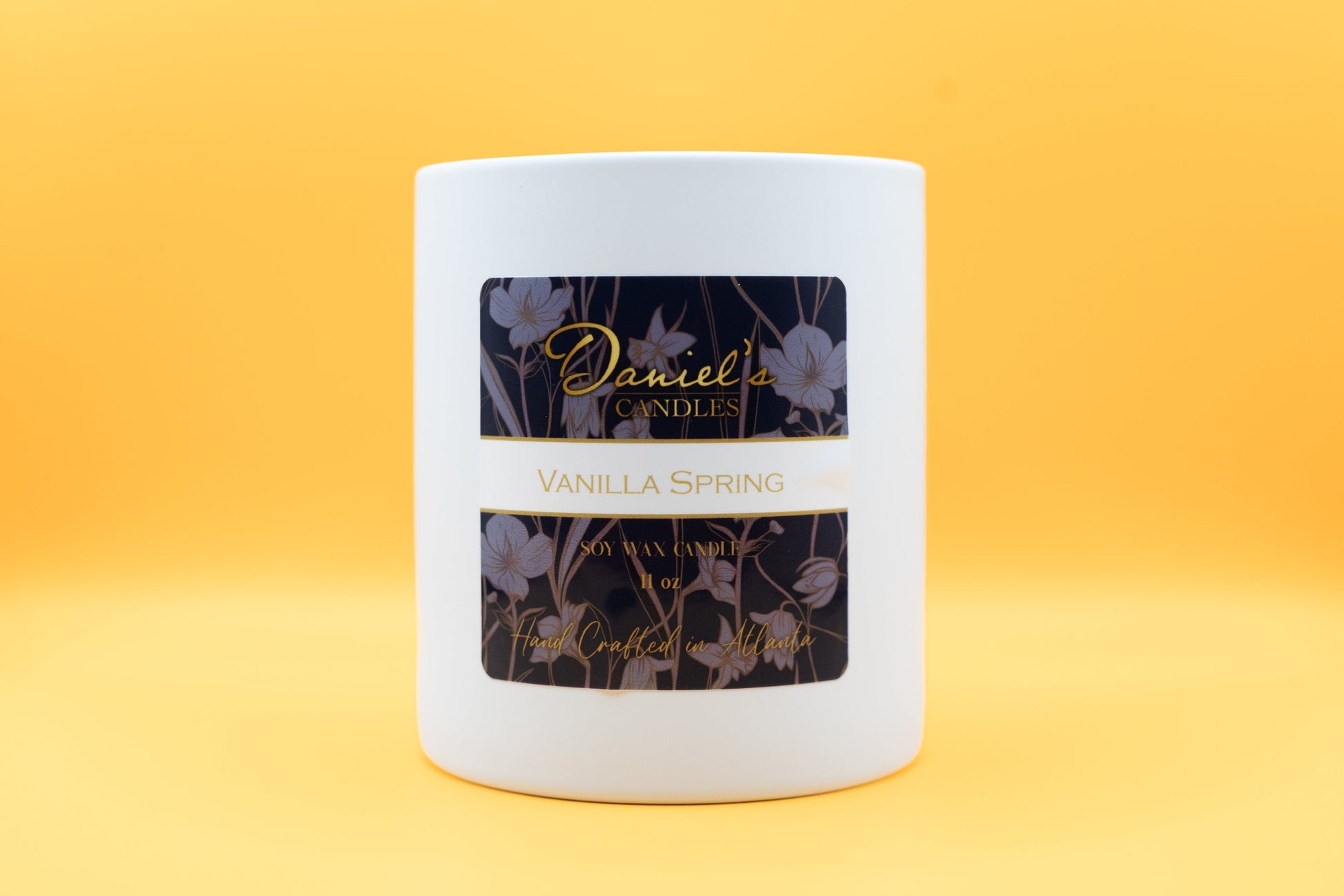 Daniel's Candles Vanilla Spring 11oz hand-poured soy candle